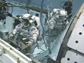 写真:NBLで試験を行う土井宇宙飛行士（左）と若田宇宙飛行士（右）