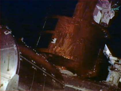 画像：SSRMSに把持され、ISSへ取り付けられる「こうのとり」3号機