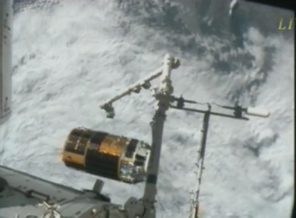 image: KOUNOTORI3 released from the SSRMS.