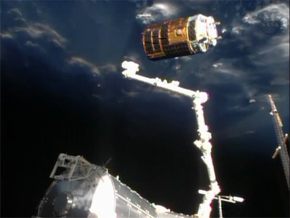 image：KOUNOTORI4 released from the SSRMS