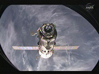 ISSから分離するプログレス補給船（28P）