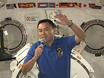 交信イベントでの星出宇宙飛行士（7月19日）（出典：JAXA/NASA）
