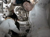 船外活動を終えた星出、ウィリアムズ両宇宙飛行士