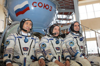 写真：第36/第37次のバックアップクルーである、若田光一、ミハイル・チューリン、リチャード・マストラキオ宇宙飛行士（左から）