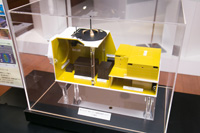 写真：ロビーに展示されたCALETの模型