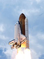 アトランティス号（STS-125）の打上げ（提供：NASA）