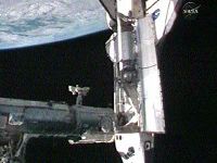写真：ISSにドッキングしたアトランティス号