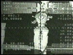 分離の様子（ソユーズTMA-1宇宙船搭載のカメラ映像）