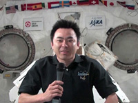 交信イベントに参加する星出宇宙飛行士（11月6日撮影）（出典：JAXA/NASA）