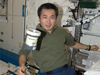 「きぼう」船内実験室内の若田宇宙飛行士