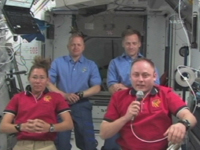 写真：NASA広報イベントの様子（手前右から時計回りにフィンク、マグナス、ボー、ファーガソン宇宙飛行士）