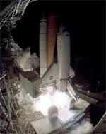 写真：スペースシャトル「コロンビア号」。より大きな写真へ。