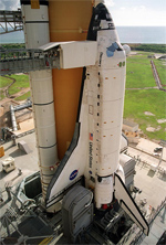 写真：スペースシャトル「ディスカバリー号」。より大きな写真へ。