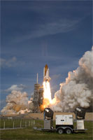 写真：スペースシャトル「アトランティス号」の打上げ