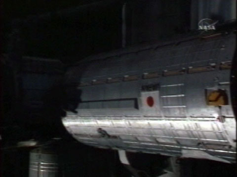 写真：ISSに取り付けられた「きぼう」船内実験室（提供：NASA）