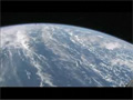 古川宇宙飛行士がキューポラの窓から撮影した地球（日本上空）
