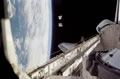 軌道上で撮影されたスペースシャトル（STS-113(11A)）