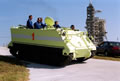 スライダーで退避した後、使われる避難用のM-113装甲車