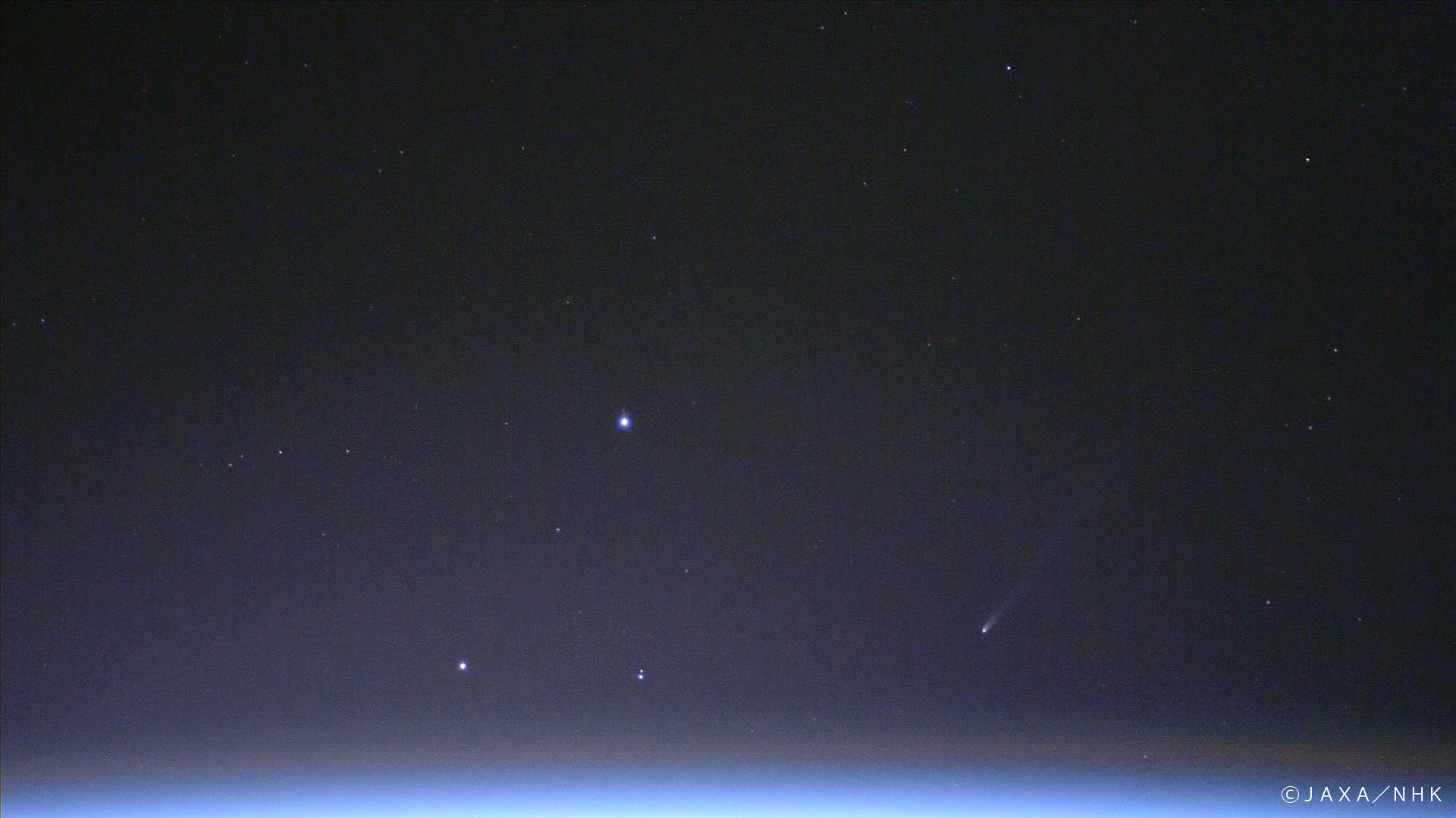 世界初 アイソン彗星を宇宙から4k動画撮影 超高感度4kカメラで 12