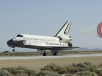 エドワーズ空軍基地に着陸したアトランティス号（提供：NASA）