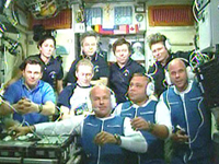 ISS長期滞在クルーと20Sクルー（提供：NASA)